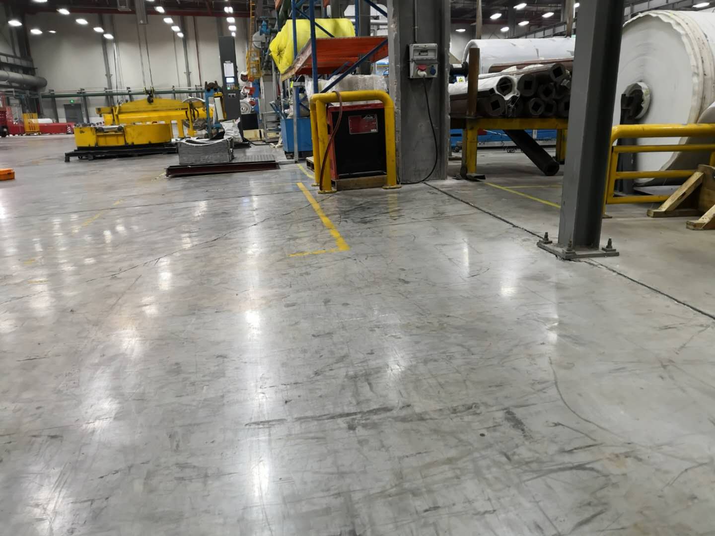 廠房承重檢測(cè)常見(jiàn)檢測(cè)方法與鋼結(jié)構(gòu)廠房質(zhì)量檢測(cè)時(shí)注意事項(xiàng)